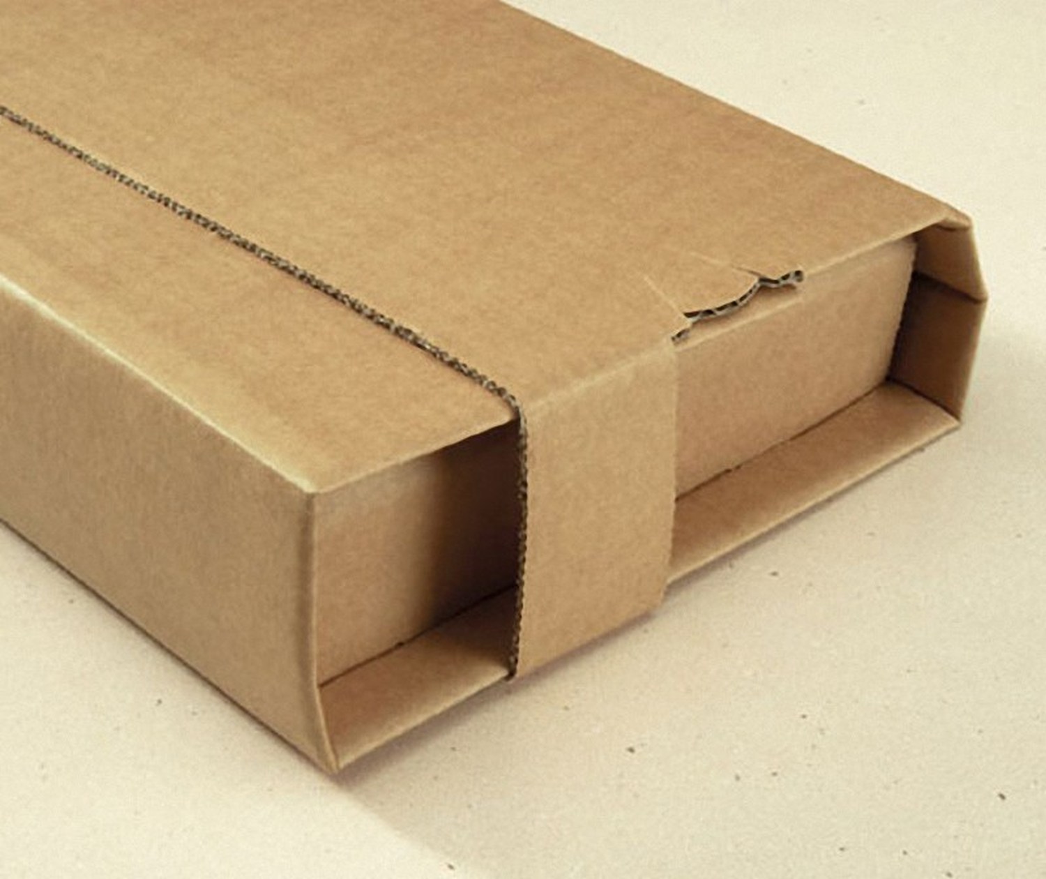 Universalverpackung 320x260mm bis 95mm Hhe B03.04 SUPERSAFE zentrale Packgutaufnahme Schutzlaschen C4